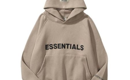 Essential Hoodie Staples: Blend Comfort and Style Seamlessly