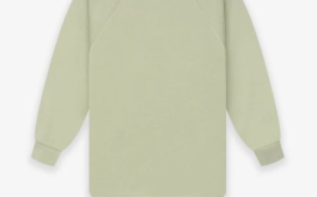 Essentials Hoodie – Relaxed Fit with Signature Logo