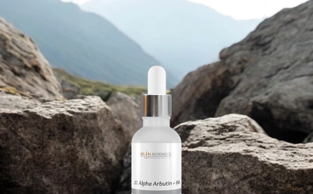 Glow Naturally: Best Alpha Arbutin Serum in Pakistan for Dark Spots & Even Skin