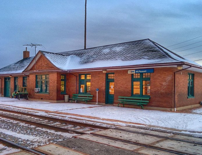 On Track Across Iowa: Discovering the Rich History and Utility of Amtrak Stations in Iowa
